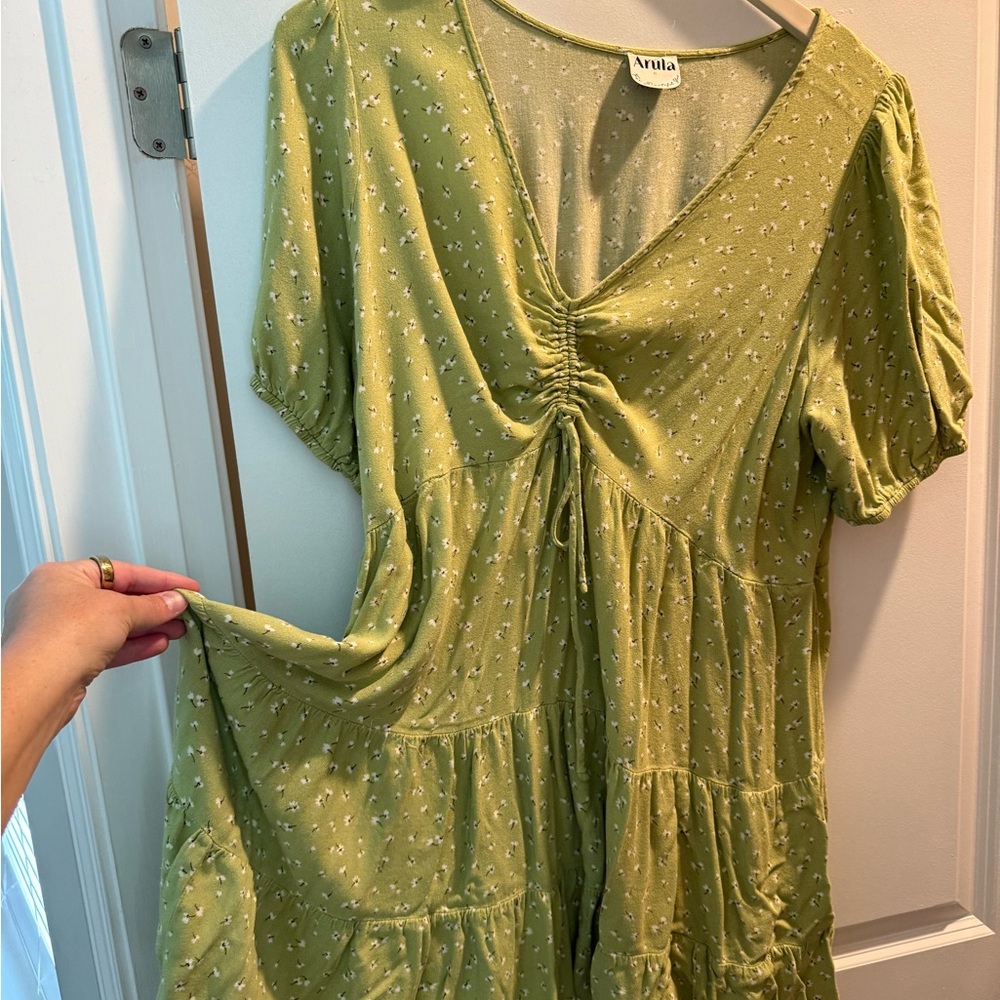 ARULA Light Green Floral Tiered Midi Dress